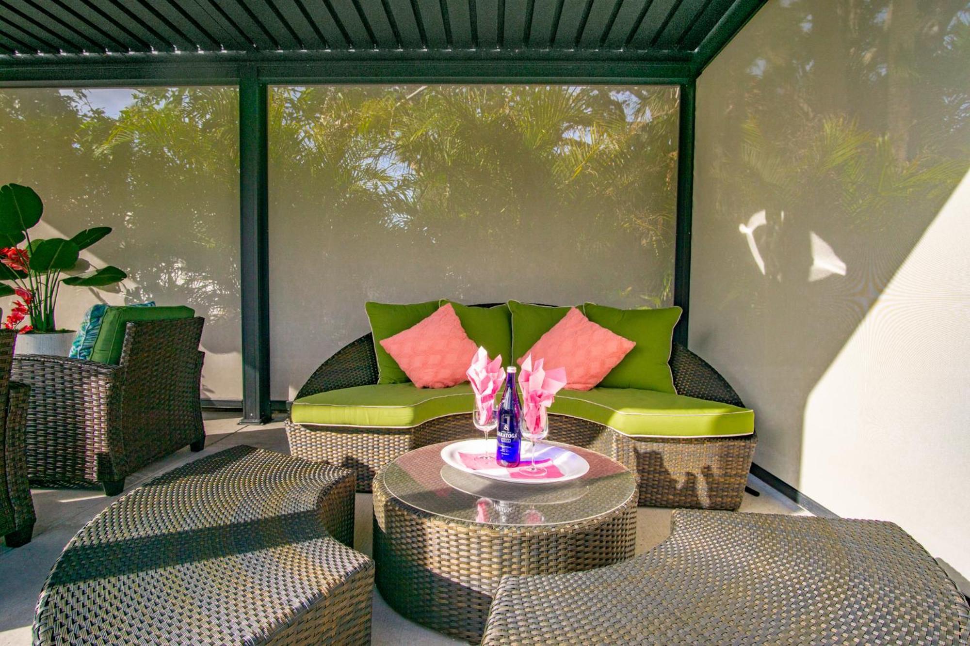 Beach Cottage With Heated Pool Just Off Siesta Key Sarasota Exterior foto