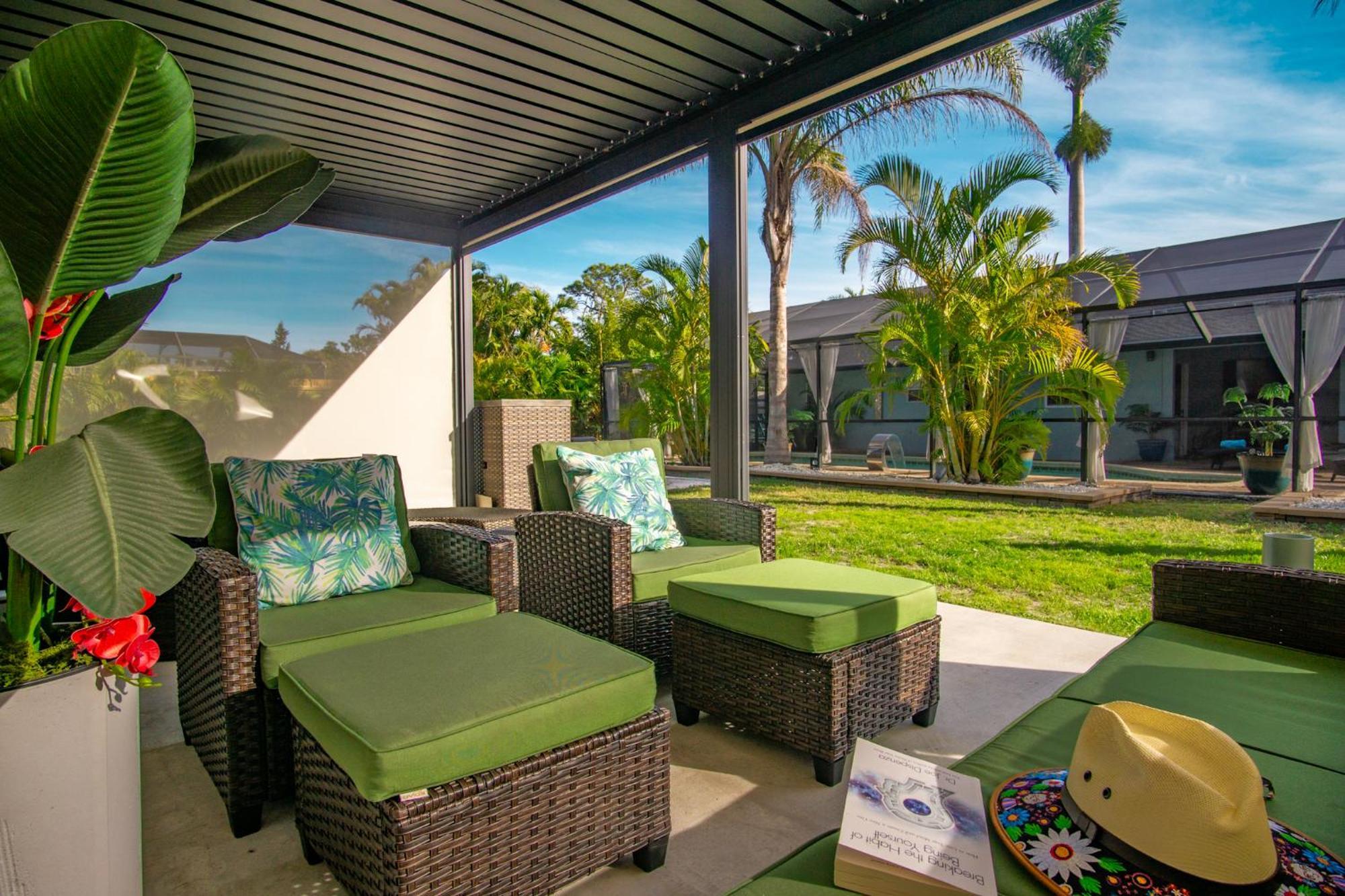 Beach Cottage With Heated Pool Just Off Siesta Key Sarasota Exterior foto